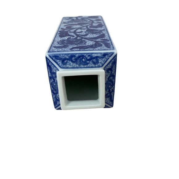 Fukugawa Peony Motif Arita Porcelain Vase - Picture 3 of 5